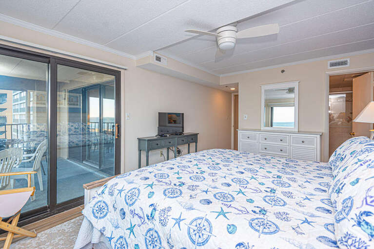 Marigot Beach 401- Master Bedroom 