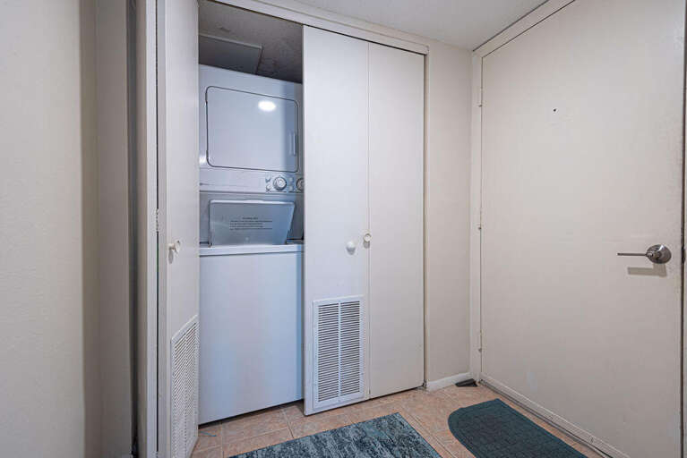 Marigot Beach 401- Laundry 