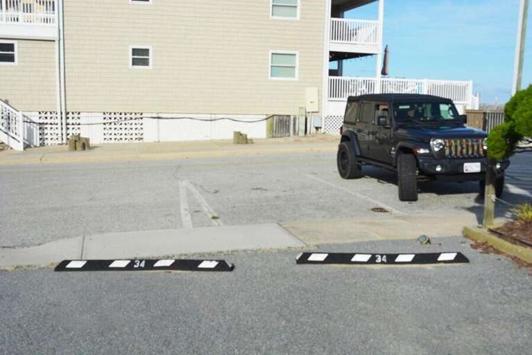 Nearby-2-Car-Parking