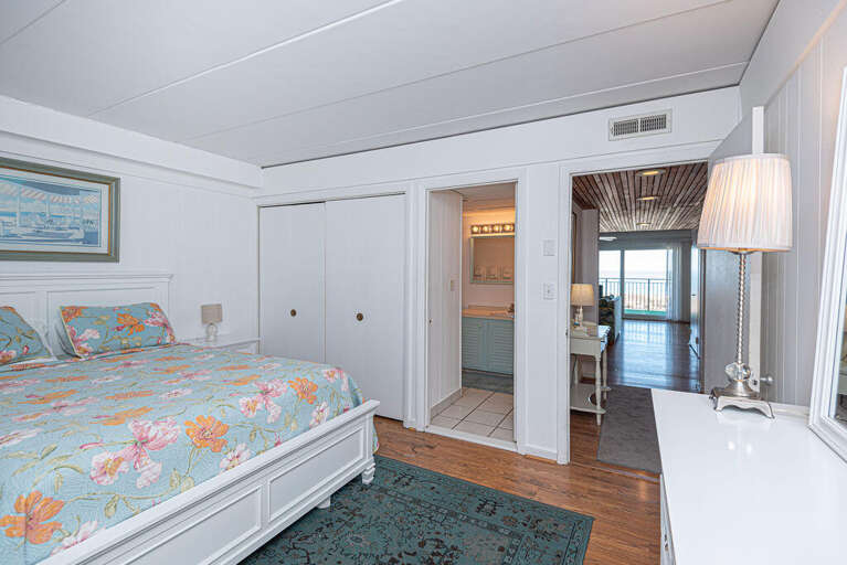 Beachloft 3G-Bedroom 1 Queen Bed