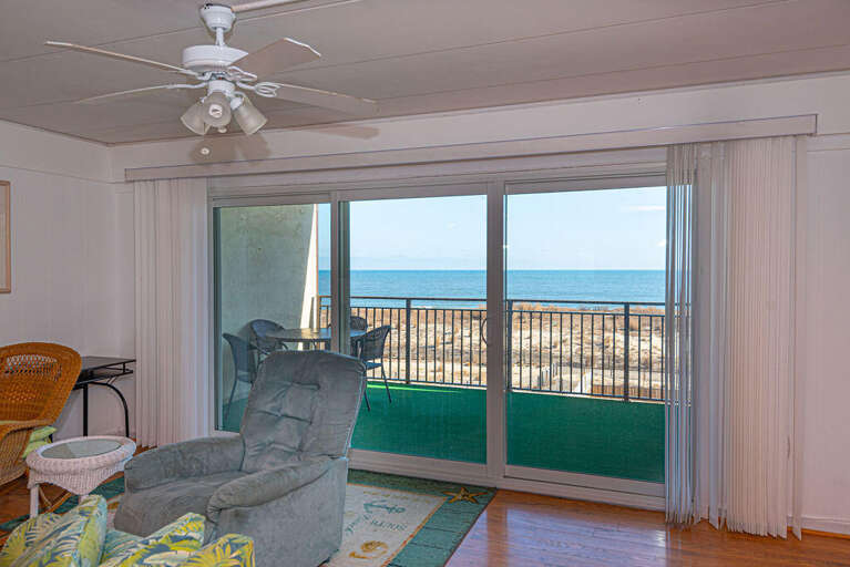Beachloft 3G- Living Room-Oceanfront Balcony