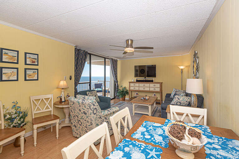 Sea Terrace 906- Dining Area