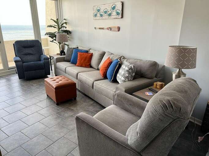 ANTIGUA 1302-LIVING AREA