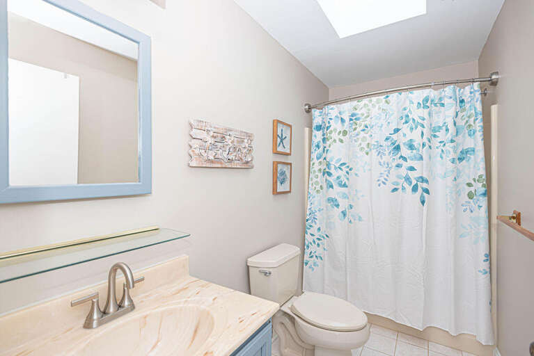 Arctic Ave House - Third Bathroom