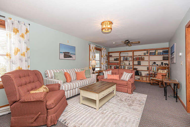 Arctic Ave House- Den