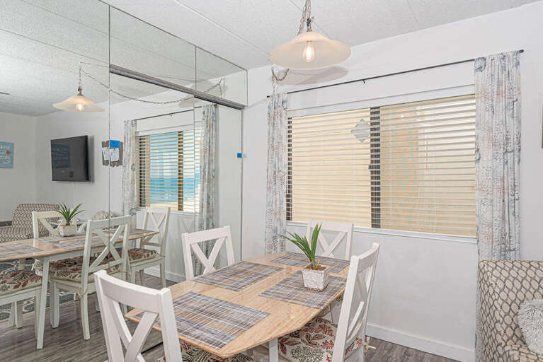 Decatur House 310-Dining area 