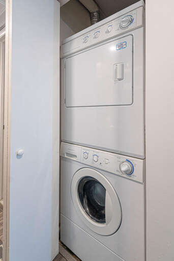 Decatur House 310-Laundry