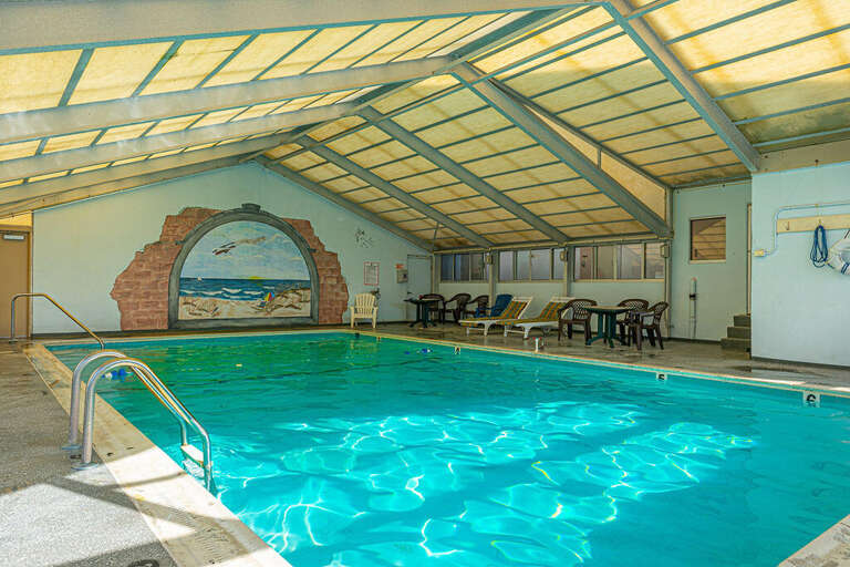 Decatur House Indoor-Pool