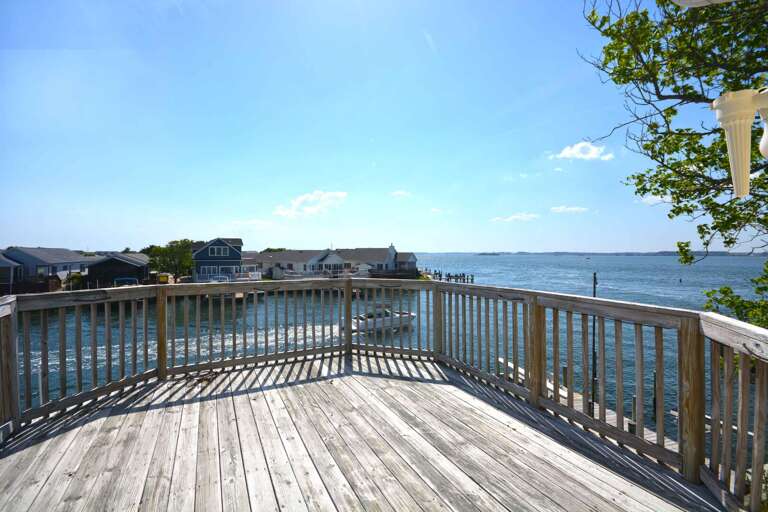 UPSTAIR-SUNDECK-OFF-OF-MASTER-BEDROOM