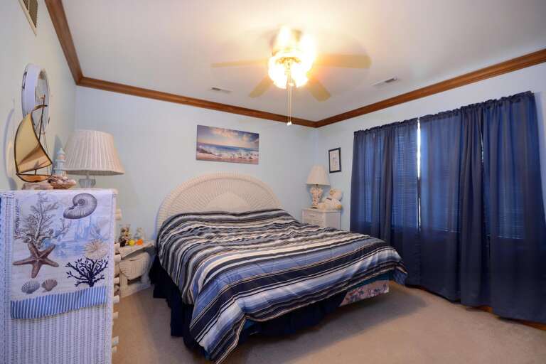 UPSTAIRS-KING-BEDROOM