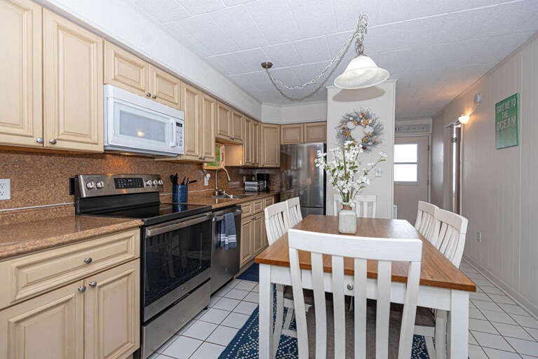 Georgetown By the Sea 309- Kitchen
