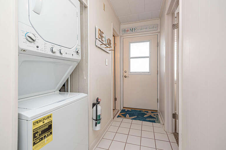 Georgetown By the Sea 309- Laundry 