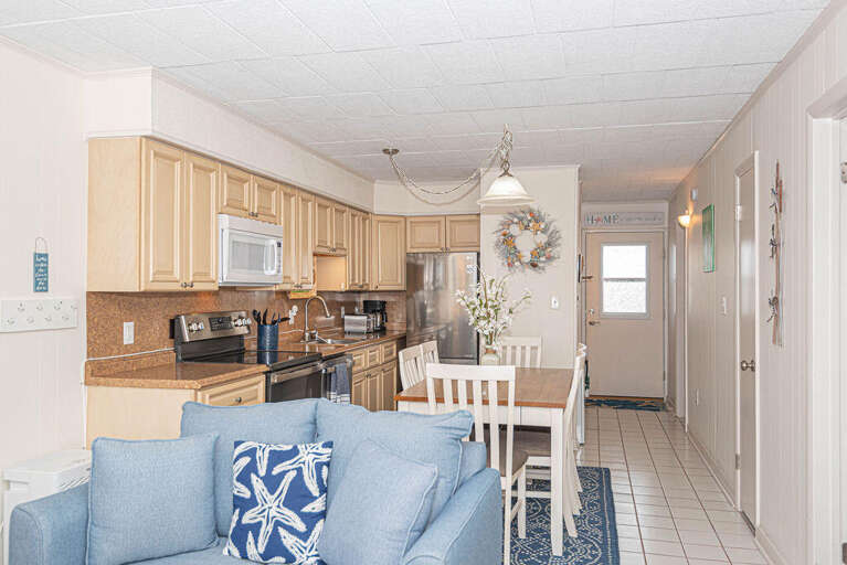 Georgetown By the Sea 309- Living Room