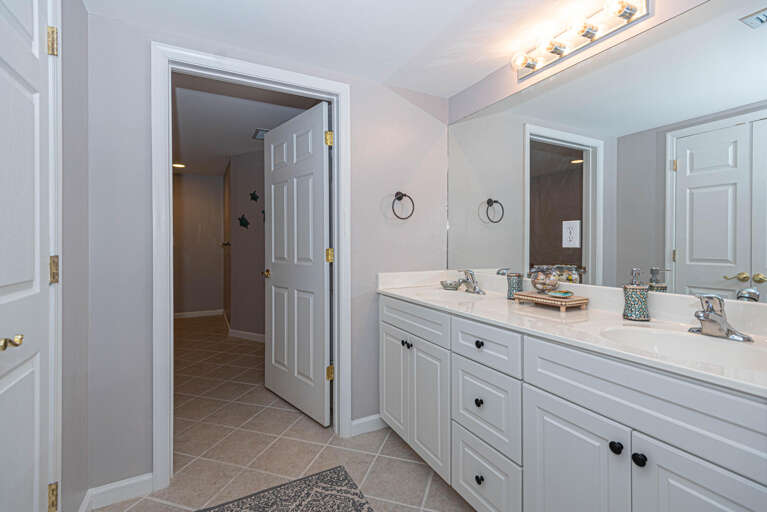 Casa del Mare 102-Master Bathroom