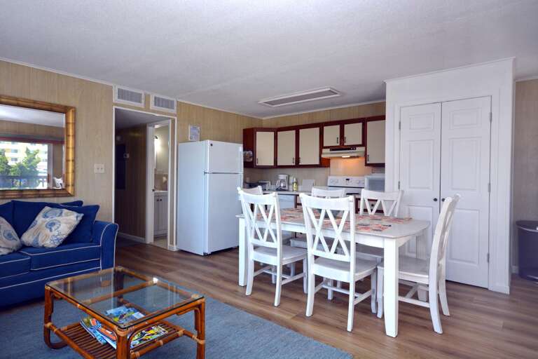 JAI ALAI-1-DINING-AREA-COMBO