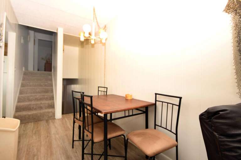 El Capitan 105 Dining Area