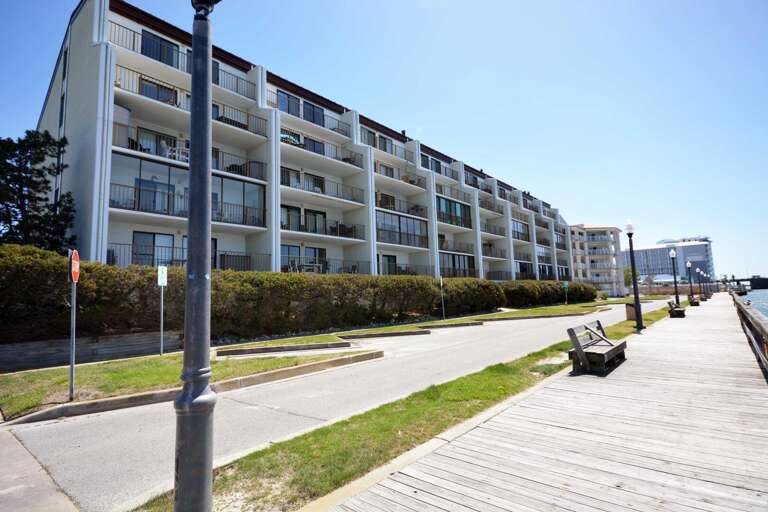 CRAB-COVE-ON-THE-BAY