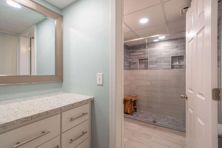 DOWNSTAIRS-FULL-BATHROOM