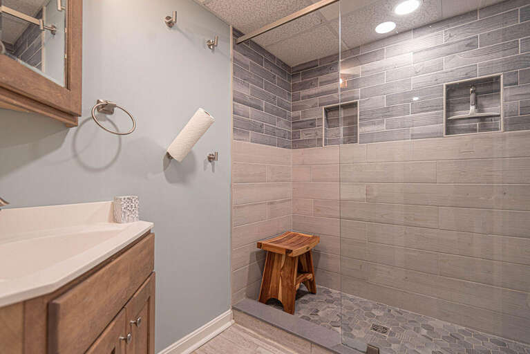 DOWNSTAIRS-FULL-BATHROOM