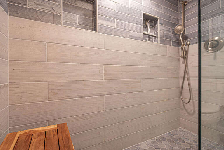 DOWNSTAIRS-FULL-BATHROOM