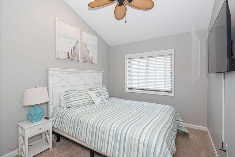 QUEEN-BEDROOM-DOWNSTAIRS