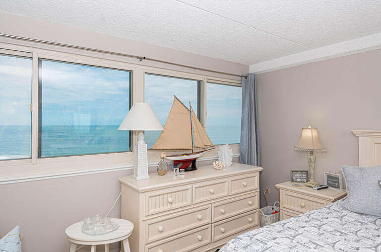 OCEAN-FRONT-KING-MASTER