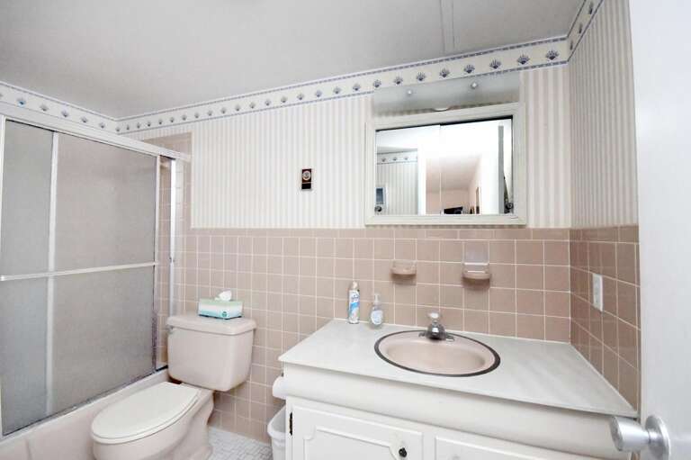 MASTER-BATHROOM