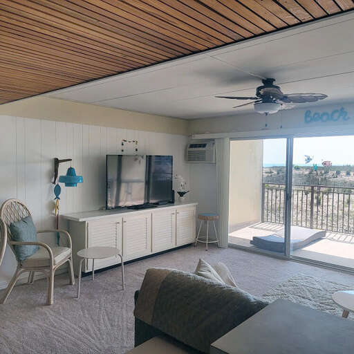 LIVING-AREA-BEACHLOFT 1E