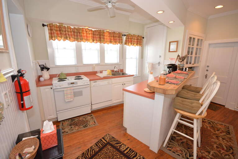 KITCHEN KITCHEN