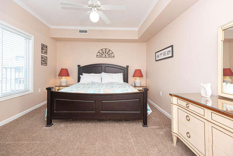 Master Bedroom - King Master Bedroom - King