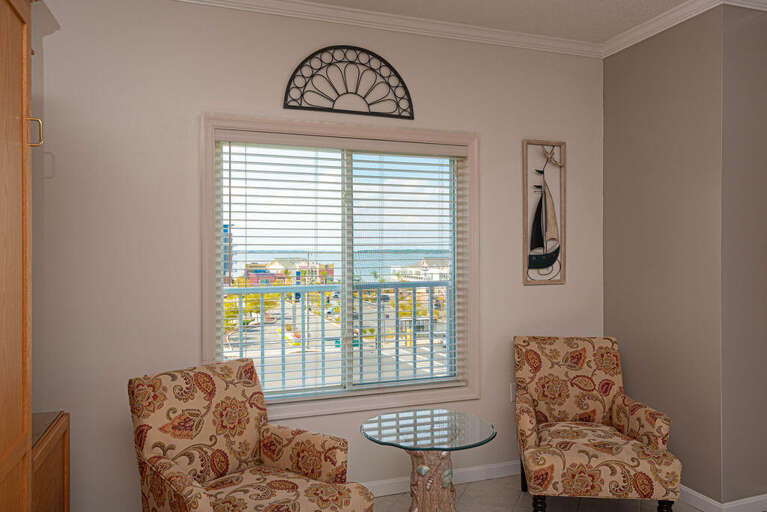 Sitting Area Sitting Area