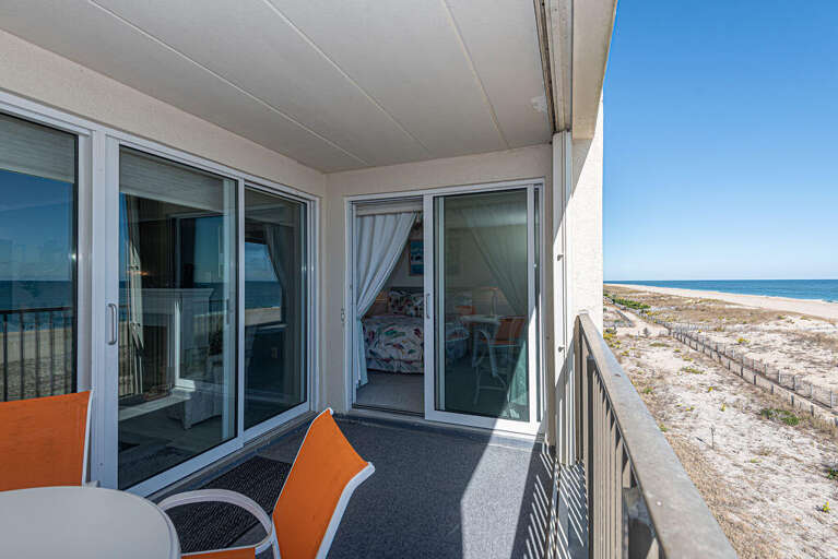 OCEAN-FRONT-BALCONNY