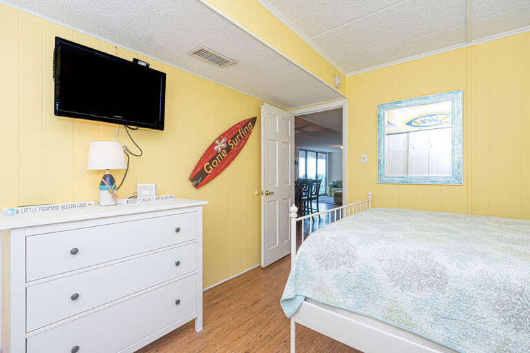 Queen BR with Bunk Beds