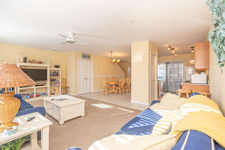 Nowalk to the Beach A - Living Room