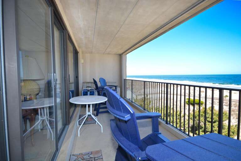 BALCONY BALCONY
