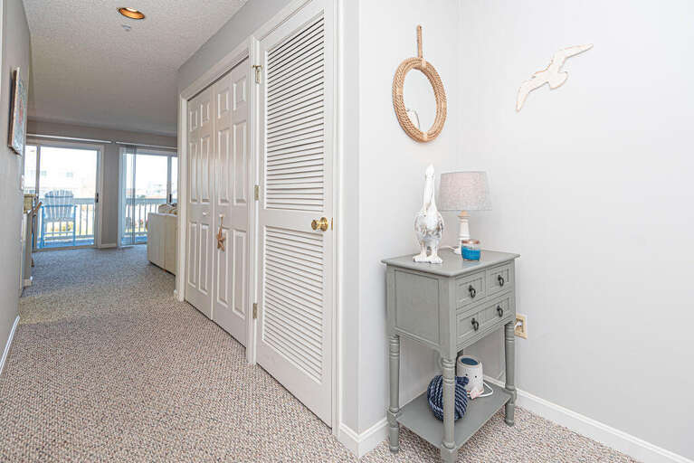 WASHER-DRYER-CLOSET WASHER-DRYER-CLOSET