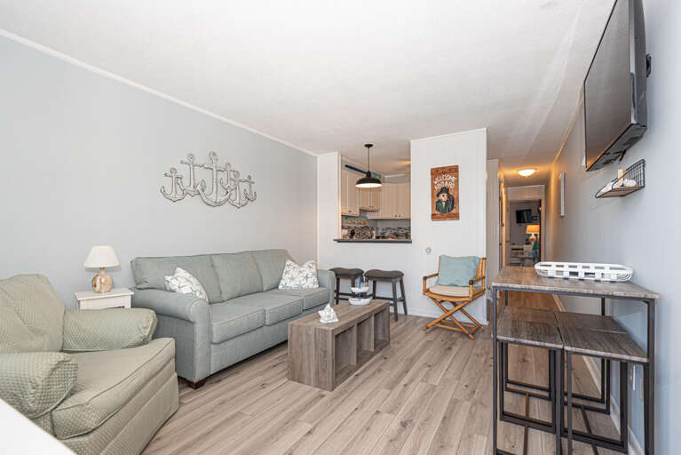 ORLEANS COURT 304-LIVING AREA