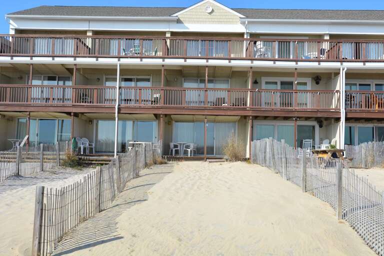 BEACH-PLACE-NORTH-WALK-OFF-DECK