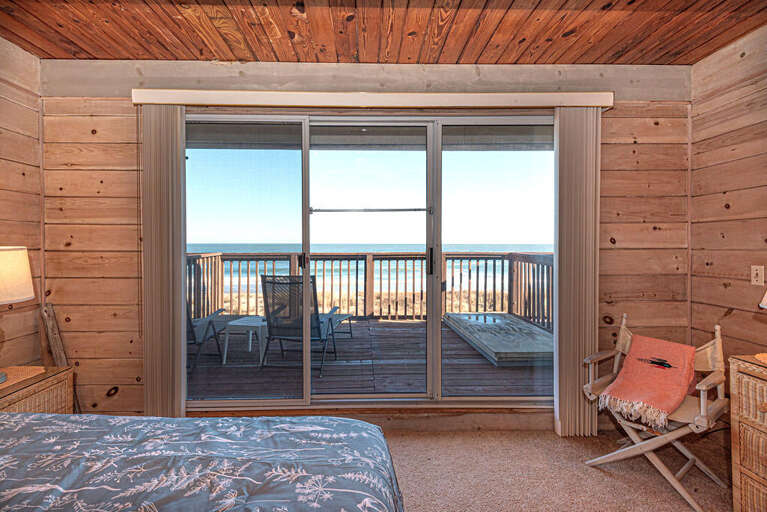 OCEAN-FRONT-BEDROOM-TOP-FLOOR