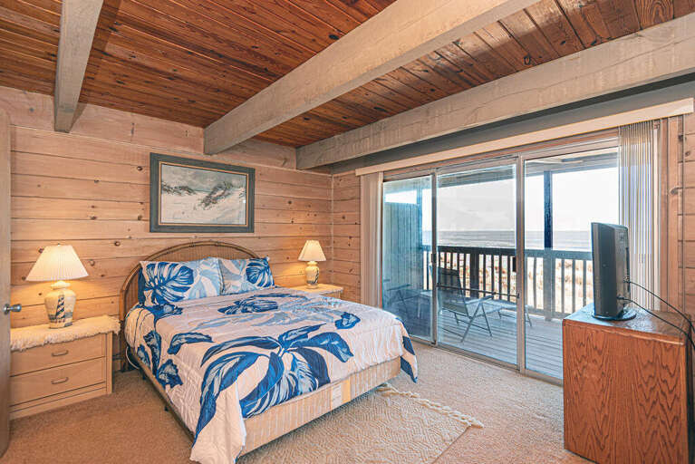 OCEAN-FRONT-MASTER-BEDROOM