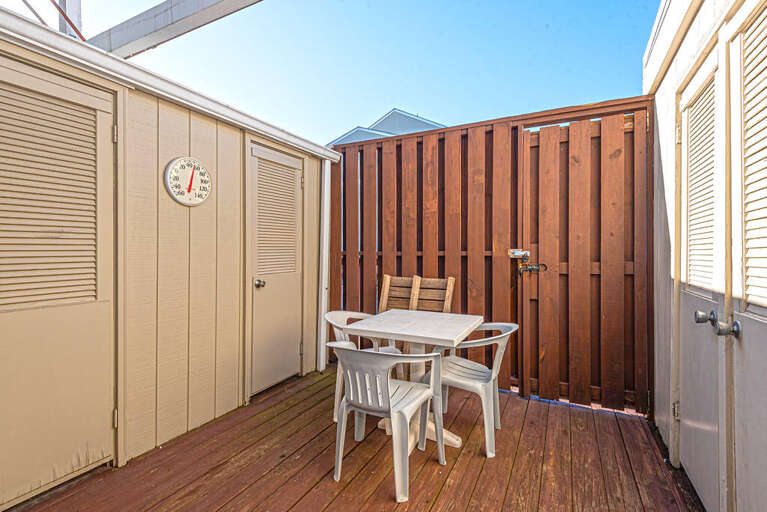 REAR-DECK-OFF-OF-DINING-AREA