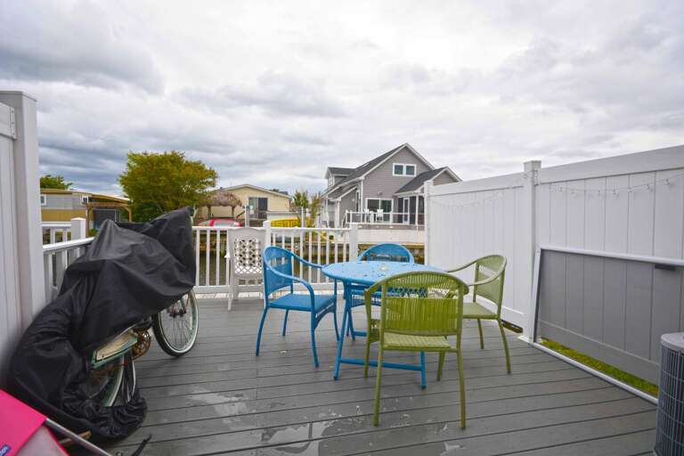 SOUTHERN-EXPOSURE-SUN-DECK SOUTHERN-EXPOSURE-SUN-DECK