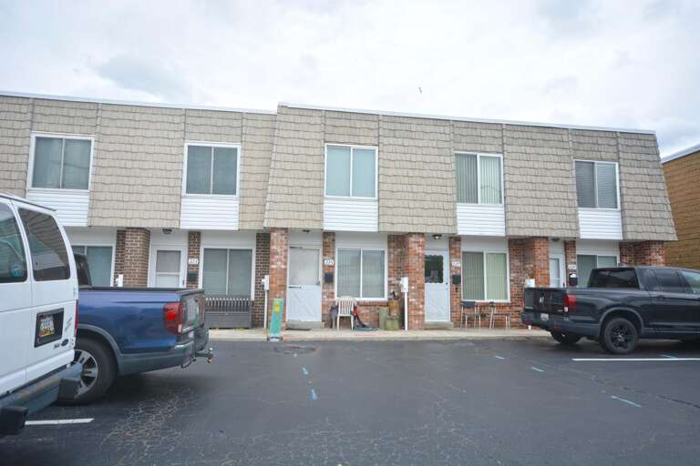 STREET-SIDE-PHOTO STREET-SIDE-PHOTO