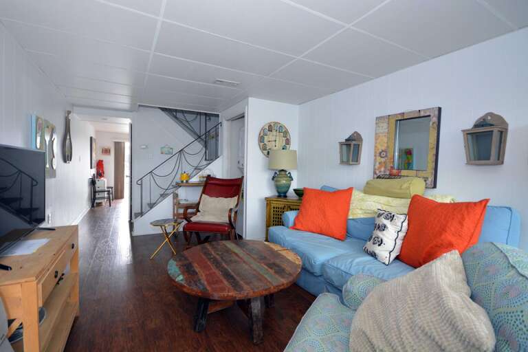 ARDMORE CONDO-229-LIVING-AREA