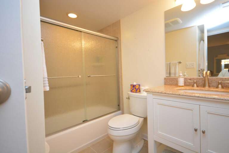 MASTER-BATHROOM MASTER-BATHROOM