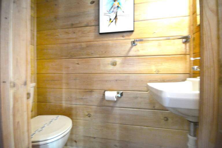 HALF-BATH-OFF-OF-KITCHEN