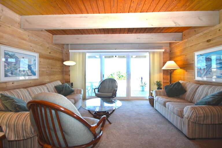 BEACH PLACE 7 - LIVING-AREA