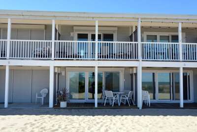 BEACH PLACE 7 - CAN WALK OFF DECK DIRECTLY TO SAND