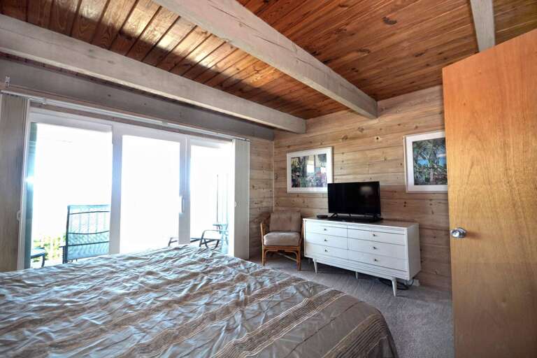 OCEAN-FRONT-MASTER-BEDROOMMSE