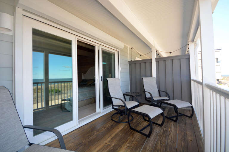 MASTER-BEDROOM-PRIVATE-BALCONY